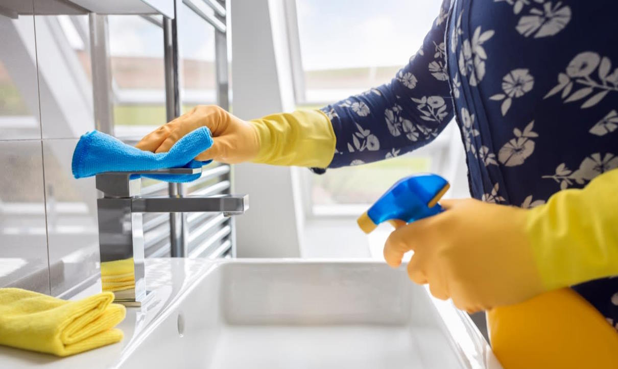 bathroom cleaning tips